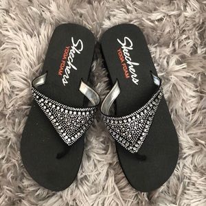 Skechers yoga foam wedges